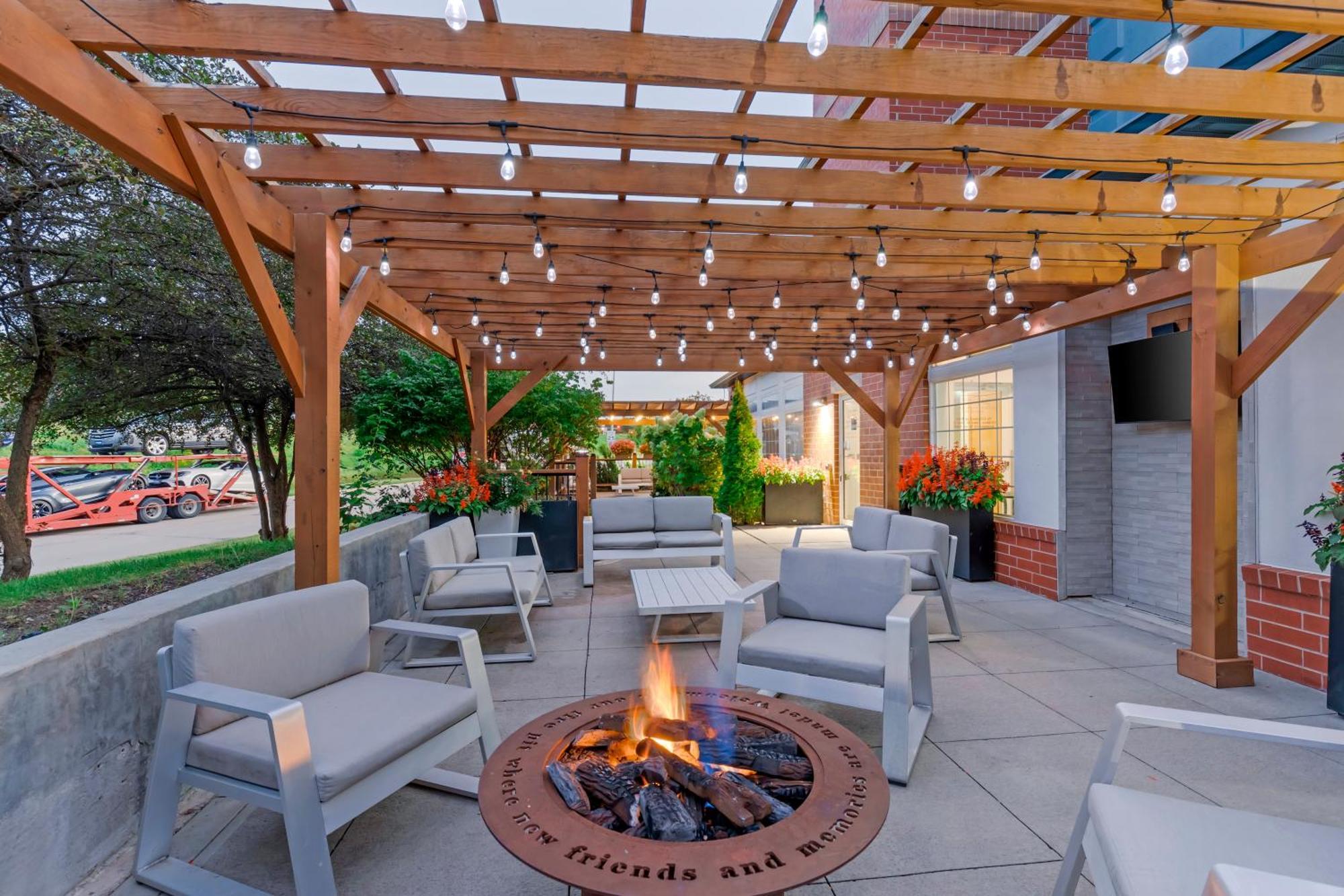 Best Western Plus Des Moines West Inn & Suites Clive Exterior foto